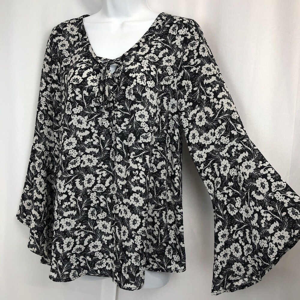 Timing Women's Size Med Dark Gray Floral Bell Sleeve Lace Up V-Neck Blouse Top
